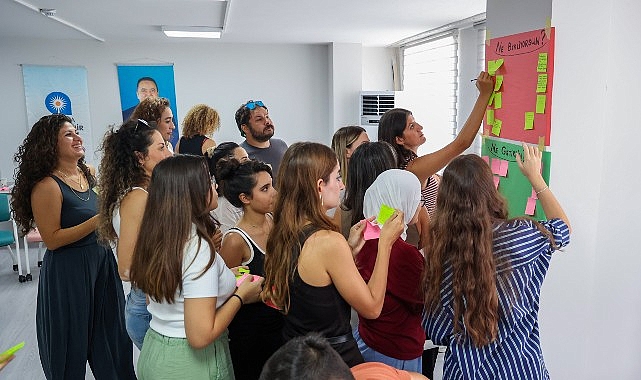 Gen&ccedil;ler ve eğitmenler i&ccedil;in Proje D&ouml;ng&uuml;s&uuml; Y&ouml;netimi Eğitimi başladı