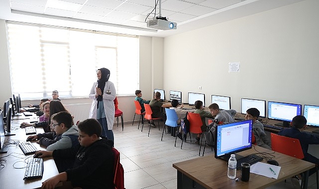 Gen&ccedil;leri Geleceğe Hazırlayan Gen&ccedil; KOMEK At&ouml;lye Eğitimleri Başladı