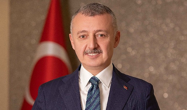 "Gen&ccedil;lerimiz istiklalimizin ve istikbalimizin teminatıdır"