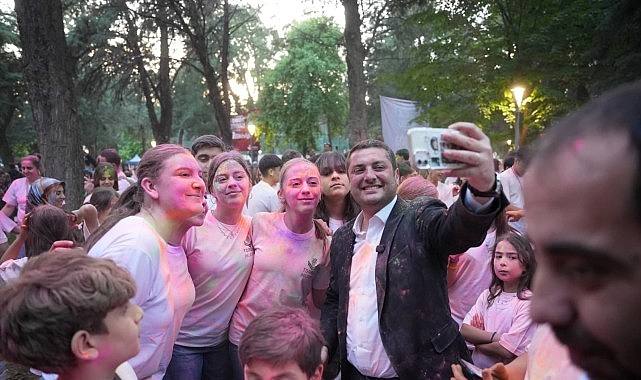 Gen&ccedil;lik Bayramı Torbalı&rsquo;da Coşkuyla Kutlandı