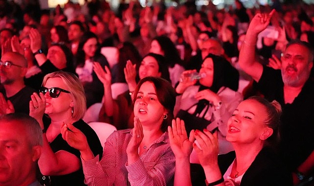 Gen&ccedil;lik Festivali&rsquo;nde Senfoni ve &Ccedil;ok Sesli Koro&rsquo;dan Unutulmaz Konser