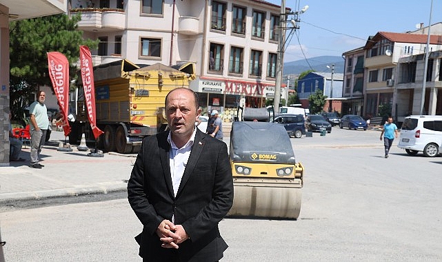 Geyve&rsquo;de Asfalt Yama &Ccedil;alışmaları Hız Kesmeden Devam Ediyor