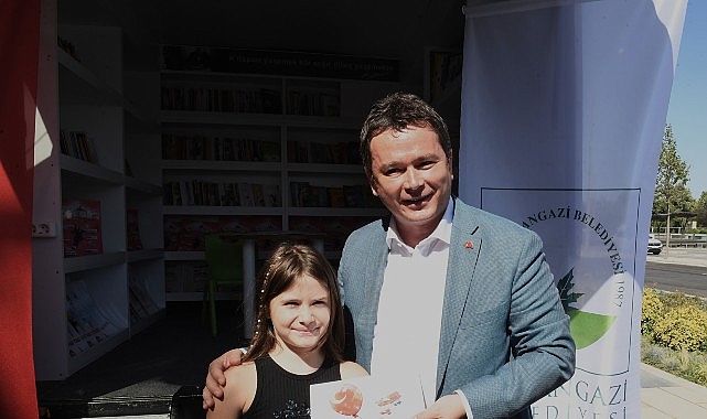 Gezici K&uuml;t&uuml;phane 1 yıldır yollarda