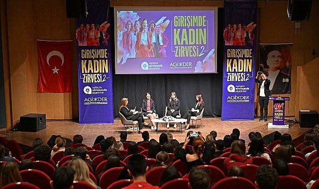 Girişimde Kadın Zirvesi&rsquo;nin ikincisi d&uuml;zenlendi