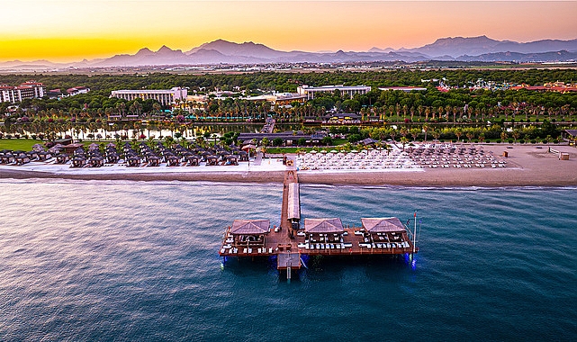 Gloria Hotels &amp; Resorts'te 2026 yılına g&ouml;rkemli karşılama: Buray konseri ve ayrıcalıklı deneyimler