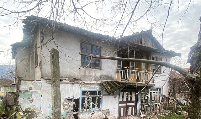 G&ouml;lc&uuml;k Belediyesi riskli yapılara ge&ccedil;it vermiyor