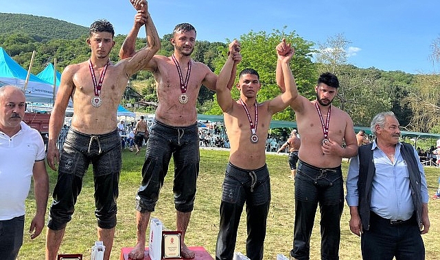 G&ouml;lc&uuml;k Belediyespor Pehlivanları Başarıya Doymuyor