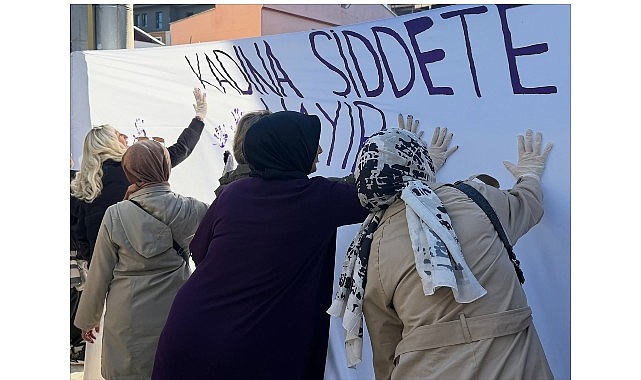G&ouml;lc&uuml;k'te Kadına Şiddete Karşı Farkındalık Etkinliği