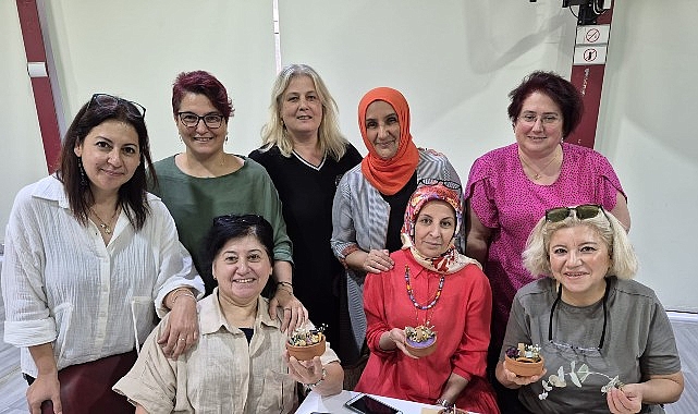 G&ouml;lc&uuml;k&rsquo;te Kadınlar Kendi Mumlarını Tasarladı