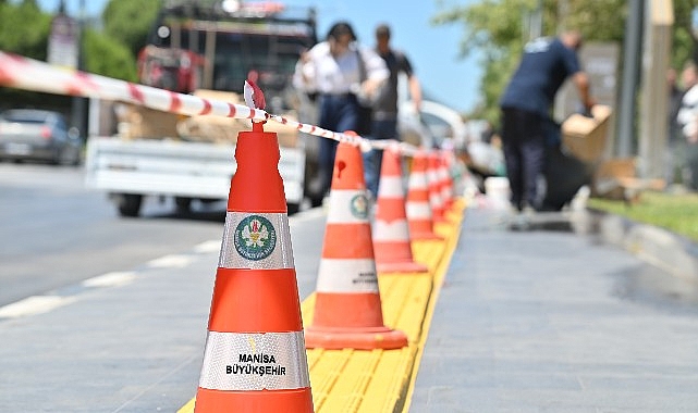 G&ouml;rme Engelliler i&ccedil;in Hissedilebilir Zemin Uygulaması S&uuml;r&uuml;yor