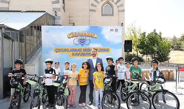 &ldquo;G&uuml;le Oynaya Camiye Gel&rdquo; Projesi Kapsamında &Ccedil;ocuklar Bisikletlerine Kavuşmaya Devam Ediyor