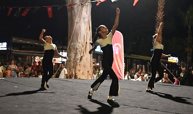 G&uuml;rc&uuml; Dans Topluluğu&rsquo;ndan Kemer&rsquo;de K&uuml;lt&uuml;r Ş&ouml;leni