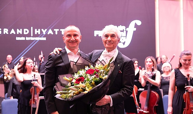 G&uuml;rer Aykal&rsquo;ın Zafer Konseri Eşliğinde G&ouml;rkemli Bir D&ouml;n&uuml;ş&uuml;m: Grand Hyatt İzmir İstinyePark