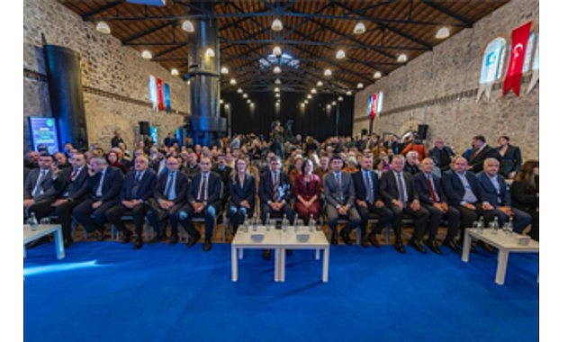 &ldquo;Gururla, umutla ve kararlılıkla İzmir&rsquo;in geleceğini inşa ediyoruz&rdquo;