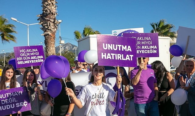 G&uuml;zelbah&ccedil;e'de Alzheimer'a karşı farkındalık y&uuml;r&uuml;y&uuml;ş&uuml;