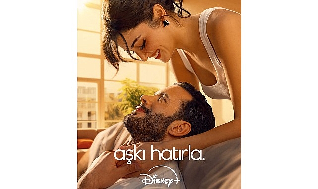 Hande Er&ccedil;el ve Barış Ardu&ccedil;&rsquo;un Başrollerinde Yer Aldığı Disney+&rsquo;ın &lsquo;Aşkı Hatırla&rsquo; Dizisinin Yayın Tarihi, Dizinin Yeni Posteriyle Duyuruldu!