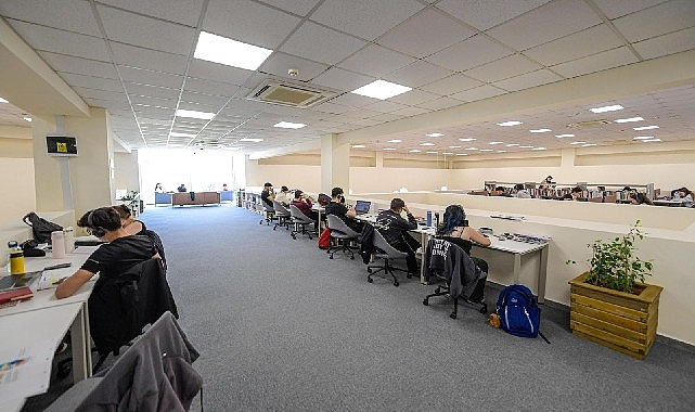 Hasan Ali Y&uuml;cel K&uuml;t&uuml;phanesi yoğun ilgi g&ouml;r&uuml;yor