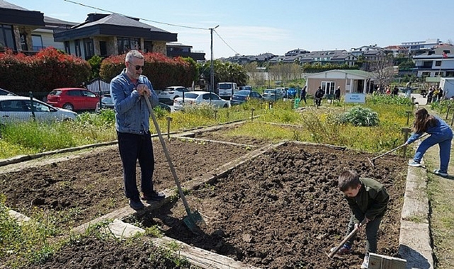 Hobi Bah&ccedil;eleri&rsquo;nde Sezonun İlk Mahsulleri
