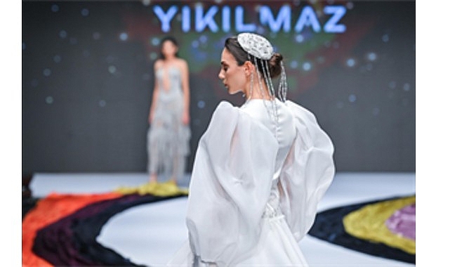 IF Wedding Fashion İzmir&rsquo;de &ldquo;Sessiz Asalet&rdquo; podyuma taşındı