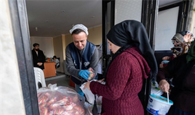 İftar bereketi B&uuml;y&uuml;kşehir&rsquo;in aşevinden sofralara uzanıyor
