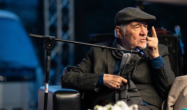 İlber Ortaylı ile Sara&ccedil;hane'de bayram s&ouml;yleşisi