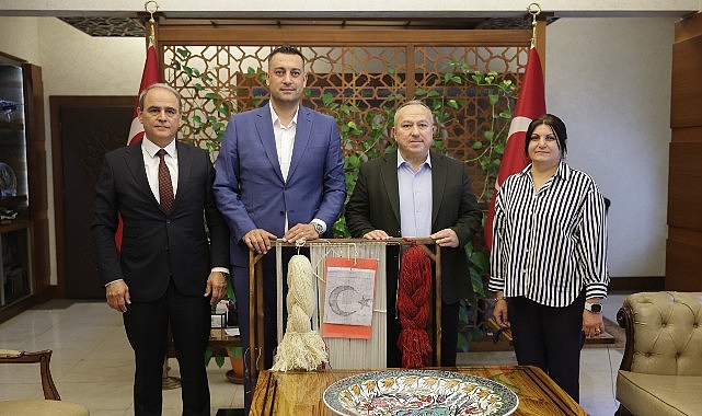 &ldquo;İlmek İlmek T&uuml;rkiye&rdquo; Projesine İlk İlmek Vali Fidan&rsquo;dan