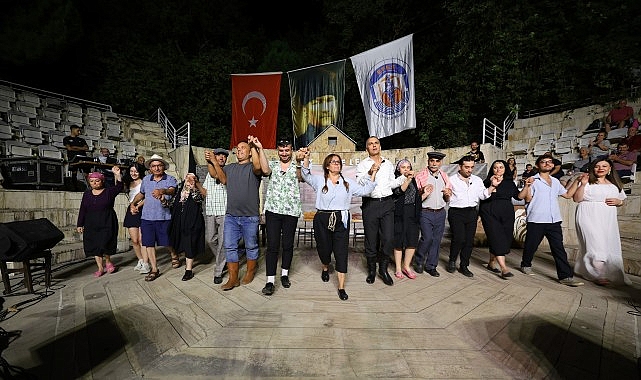 İlmik İlmik Efes Sel&ccedil;uk&rsquo;ta B&uuml;y&uuml;k Beğeni Topladı