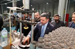 BAŞKAN ARI&rsquo;DAN FABRİKA ZİYARETİ