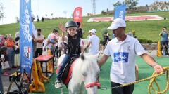 &Ccedil;OCUKLAR KAYAŞEHİR&rsquo;DE&nbsp; &lsquo;PONY&rsquo; ATLARINA BİNDİ