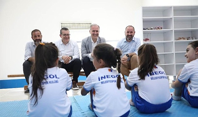 İneg&ouml;l Belediyesi Yaz Spor Okullarında 1.792 &Ccedil;ocuk Sporla Buluştu