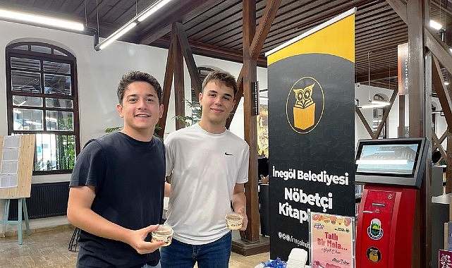İneg&ouml;l Belediyesi&rsquo;nden &Ouml;ğrencilere Sınav &Ouml;ncesi Moral İkramları