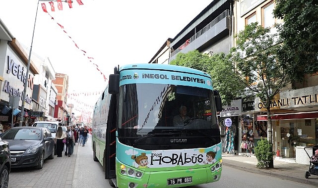 İneg&ouml;l&rsquo;de 19 Mayıs Coşkusu Sokaklara Taştı