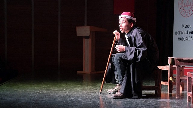 İneg&ouml;l&rsquo;de Gen&ccedil; Meddahlar Sahne Aldı