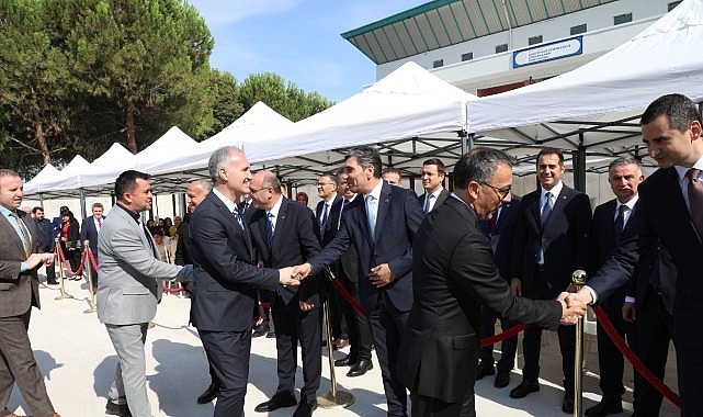 İneg&ouml;l&rsquo;de Hem Yeni Eğitim &Ouml;ğretim Yılı Hem Yeni Okul Birlikte A&ccedil;ıldı