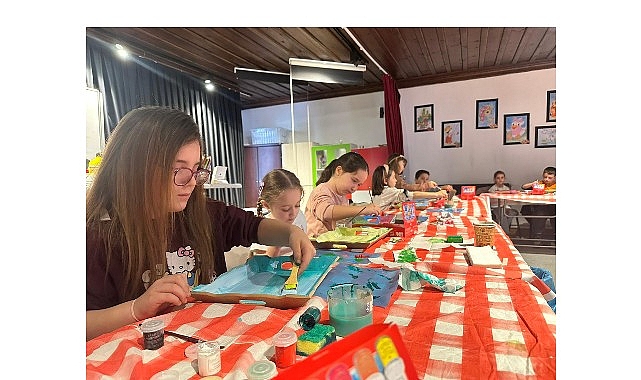 İneg&ouml;l&rsquo;de S&ouml;mestir Tatili Sanatla Renklendi