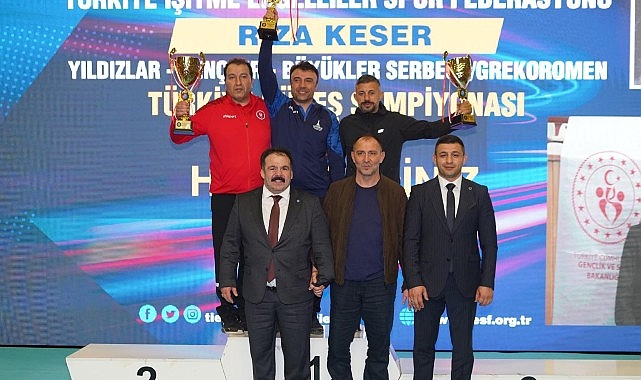 İşitme engelli g&uuml;reş&ccedil;ilerden T&uuml;rkiye şampiyonluğu