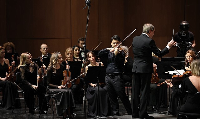 İstanbul Devlet Senfoni Orkestrası  Aralık ayının ilk konserinde keman virt&uuml;&ouml;z&uuml; Robert Lakatos&rsquo;u ağırladı