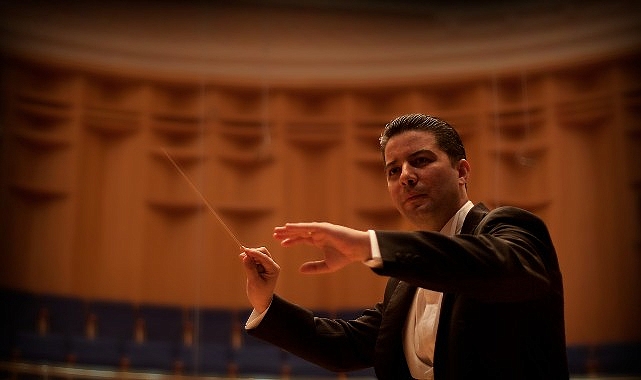 İstanbul Devlet Senfoni Orkestrası DenizBank Konserleri'nde bu hafta: Ulu &Ouml;nder&rsquo;e &ldquo;Son Veda&rdquo; ile saygı duruşu