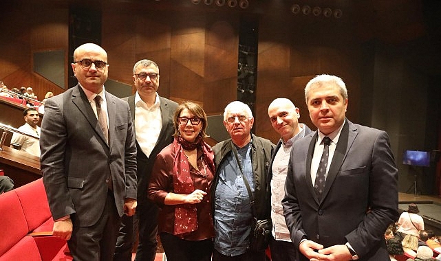İstanbul'da G&uuml;rcistan R&uuml;zg&acirc;rı: "Zincire Vurulmuş Prometheus" Seyirciyle Buluştu