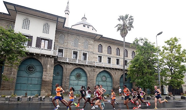 İstanbul&rsquo;da Yarı Maraton R&uuml;zg&acirc;rı Esecek