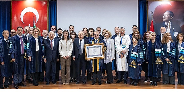 İtalya Cumhuriyeti'nin T&uuml;rkiye B&uuml;y&uuml;kel&ccedil;isi Ekselansları Giorgio Marrapodi&rsquo;ye Yeditepe &Uuml;niversitesi&rsquo;nden Fahri Doktora
