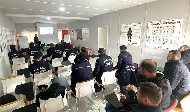 İtfaiye personeline 'asans&ouml;rde kurtarma' eğitimi