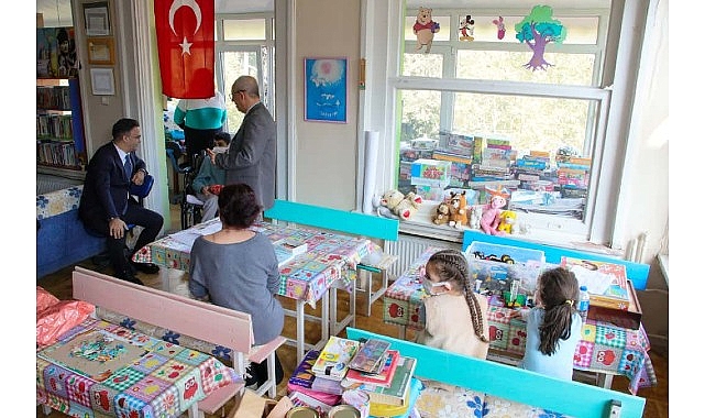 İzmir İl Milli Eğitim M&uuml;d&uuml;r&uuml; Hastanedeki &Ouml;ğrencilerle Buluştu