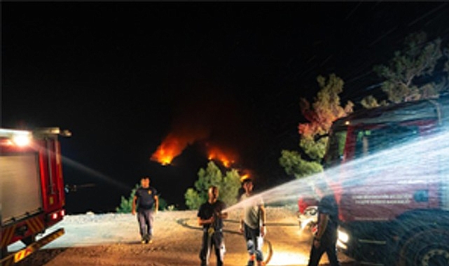 İzmir İtfaiyesi şimdi de Denizli i&ccedil;in ter d&ouml;k&uuml;yor