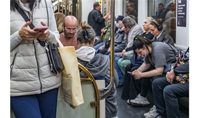 İzmir Metrosu&rsquo;nda kesintisiz iletişim d&ouml;nemi başladı