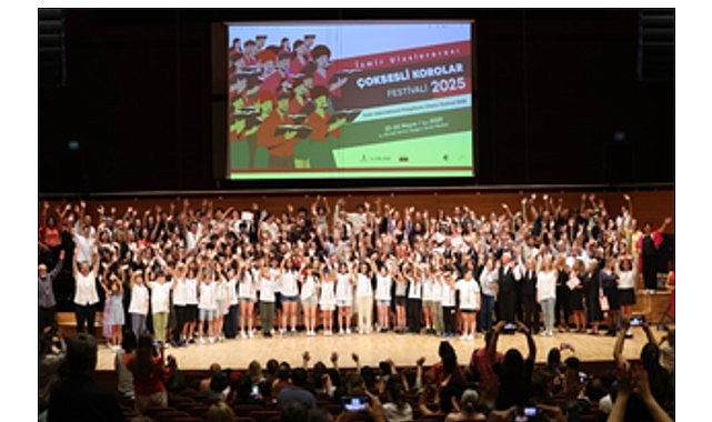 İzmir Uluslararası &Ccedil;oksesli Korolar Festivali&rsquo;nde muhteşem final
