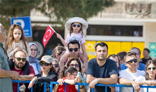 İzmir&rsquo;de 19 Mayıs coşkusu