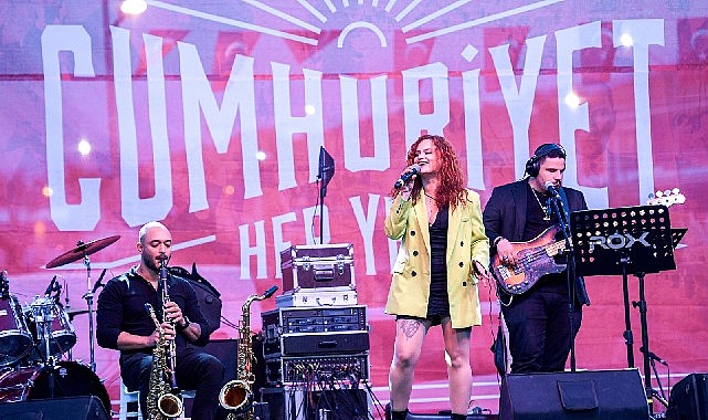 İzmir&rsquo;de Cumhuriyet kutlamaları devam ediyor