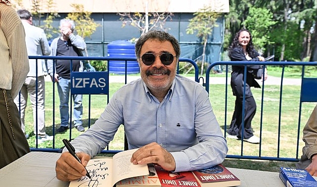 İzmir&rsquo;de edebiyatın kalbi K&uuml;lt&uuml;rpark&rsquo;ta attı