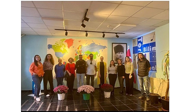 İzmir'de Harezmi Eğitim Modeli &Ouml;ğretmen Eğitimleri Başladı